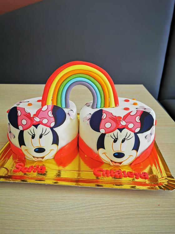 Tort Minnie cu curcubeu