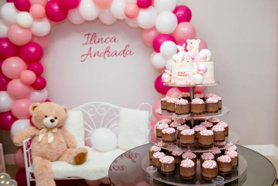 Tort de botez cu ursuleț și candy bar