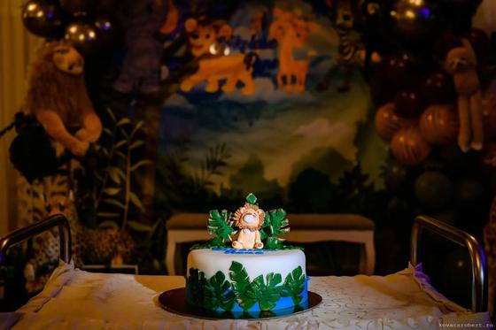 Tort de botez cu leu